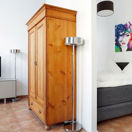 Swine By Rockchair Apartments L Superhost Status L Cozy Family & Business Flair In City Center "Mitte" Modern Studio Boxspringbed Welcomes You! Berlin Eksteriør bilde